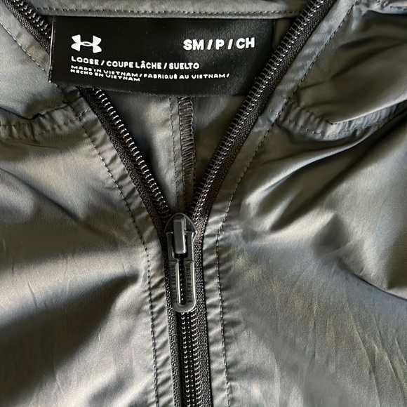 Under Armour grey windbreaker - Picture 4 of 6